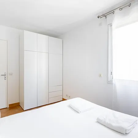 Guestraedy - Peaceful Parisian Escape Apartment *