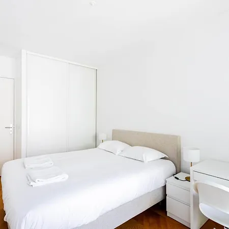 Apartment Guestraedy - Peaceful Parisian Escape